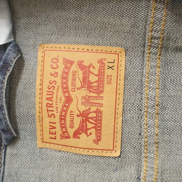 Levi Jean Jacket - Picture 2 of 4